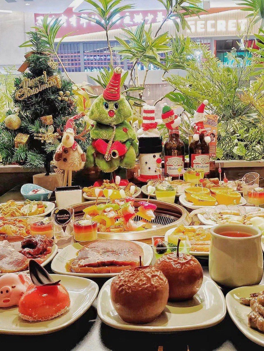 Jewersofw1's tweet photo. [El menú especial de Navidad llegó! Pavo jugoso, vino tinto aroma y postre de rosca de reyes. Ven y celebra con nosotros, sólo por tiempo limitado!]， https://t.co/p32A4G45H8