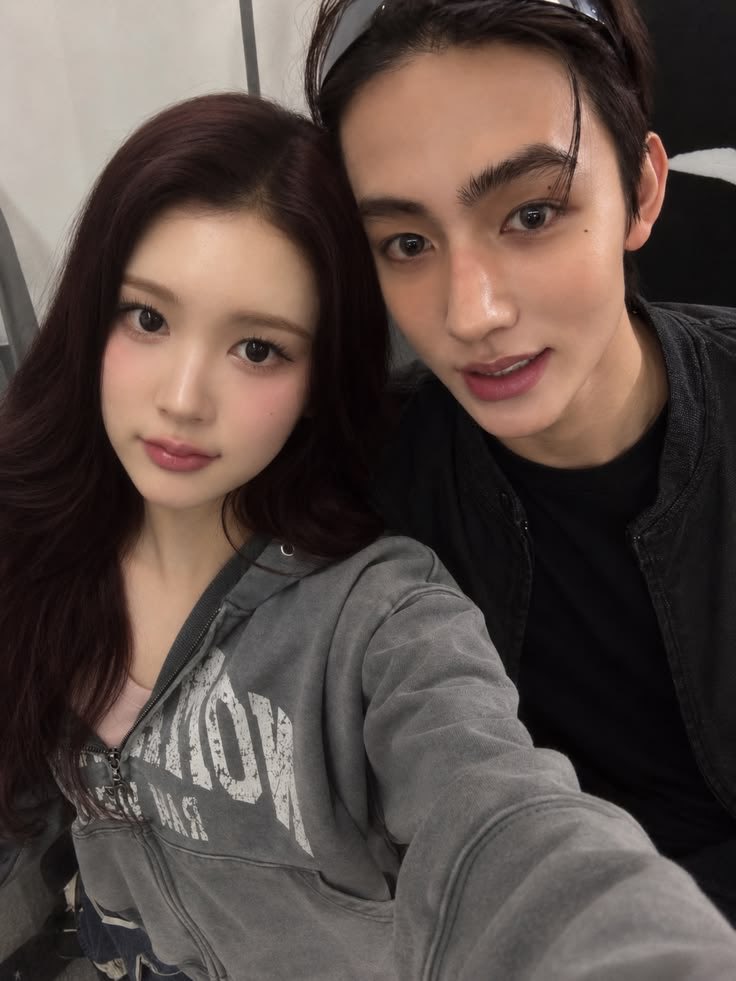 atmaSEONGHYEON's tweet photo. @atmaROHYUNA 🤭 https://t.co/0v2Hz9shqJ