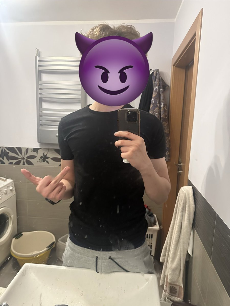 masterjokeyg3's tweet photo. Ładujcie mój portfel sowimi kodzikami 🏧🙇 https://t.co/ukQtVhYc1y