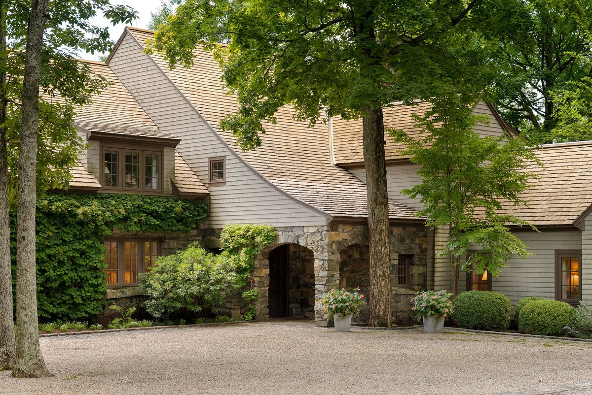 sothebysrealty's tweet photo. Perched atop a 391-acre plateau spanning Connecticut and New York, this estate commands protected panoramic views, with every room, material, and sightline shaped by the landscape itself.

Extraordinary property of the day. https://t.co/8Tf7A3oD16 https://t.co/crapai6JMo