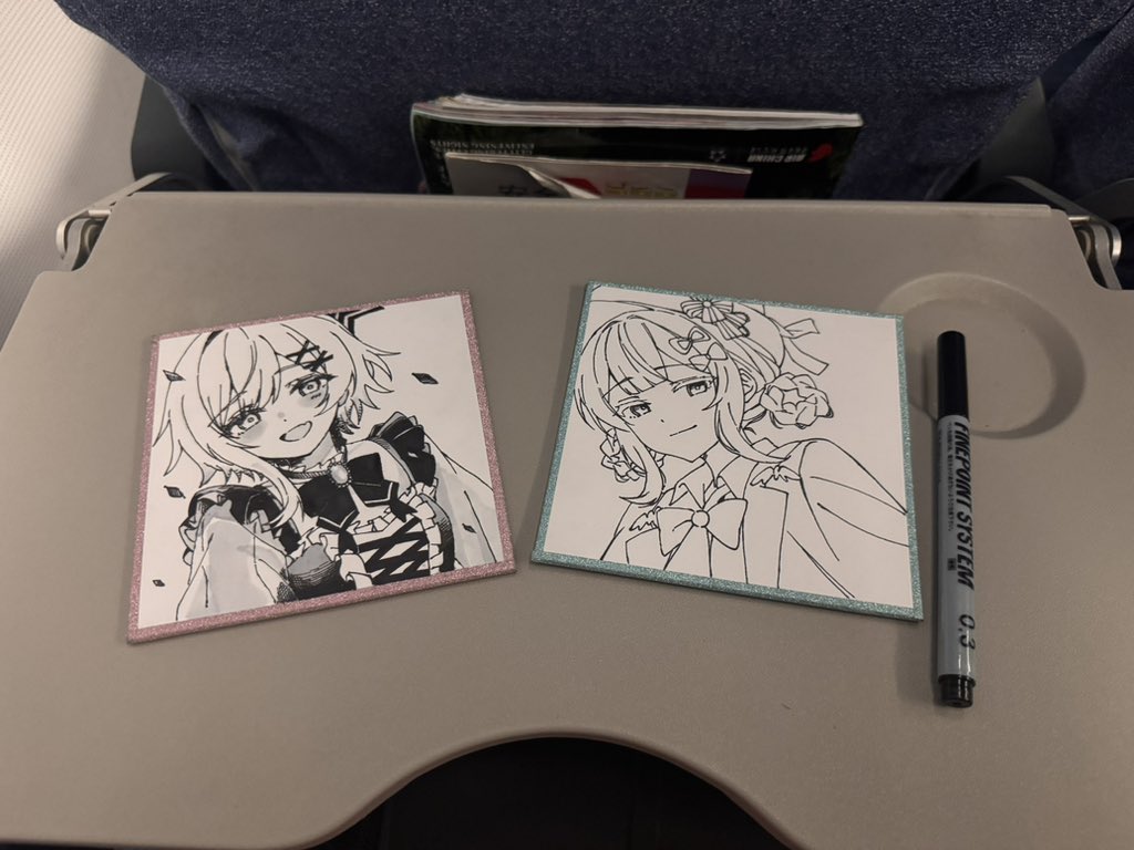 user_AUT's tweet photo. 飛行機の中の時間つぶし...途中からすごく揺れ出したからやめた(´・ω・`) https://t.co/GtEjCKN1Kp
