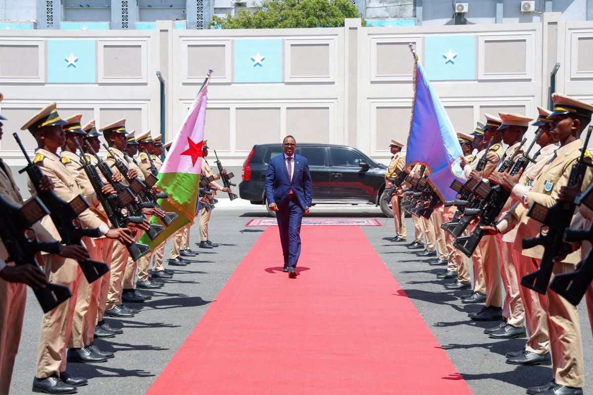 bilya445's tweet photo. @zshirwac1 This jabuuti ambassador is he also owns somali 😂 you’re that dumb https://t.co/Cz1V1IE6MZ