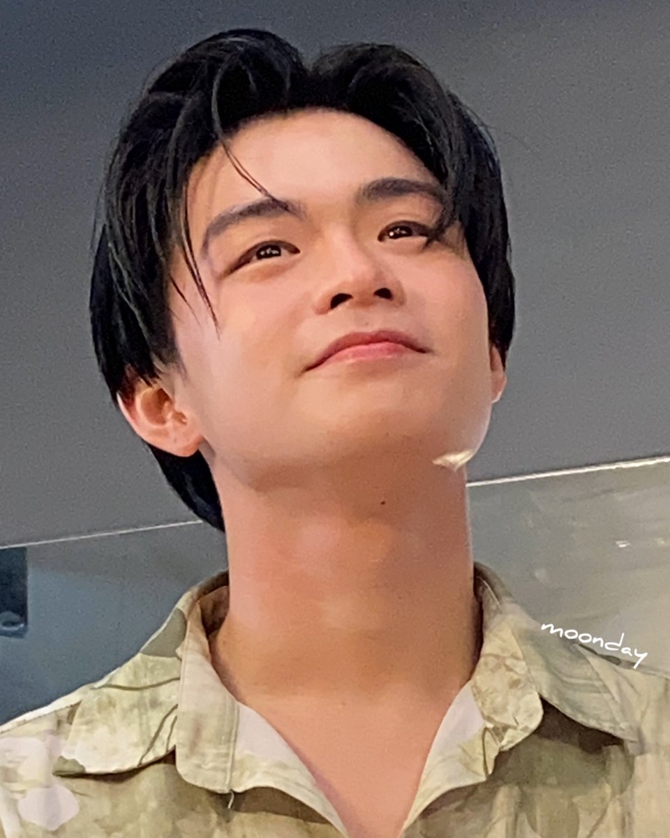 moonday_x's tweet photo. bro be like: 🥹✨ https://t.co/7HQh5sX4cF