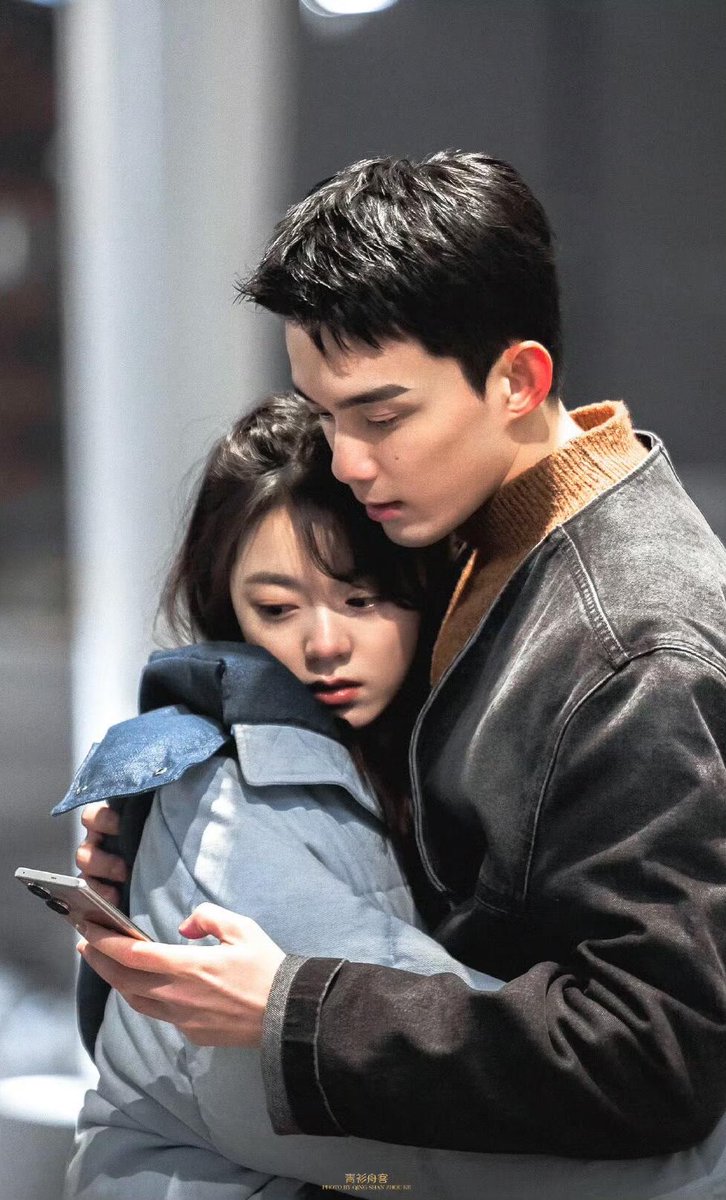 p_wave_9's tweet photo. 재폭설시분은 대체 어떻게 이 라인업을 다 모았지

여주 조금맥 남주 오뢰
남주 동료 진정가
여주 친오빠이자 남주 라이벌 왕성월
메인 ost 저우커위 https://t.co/1B0UCmN4xR
