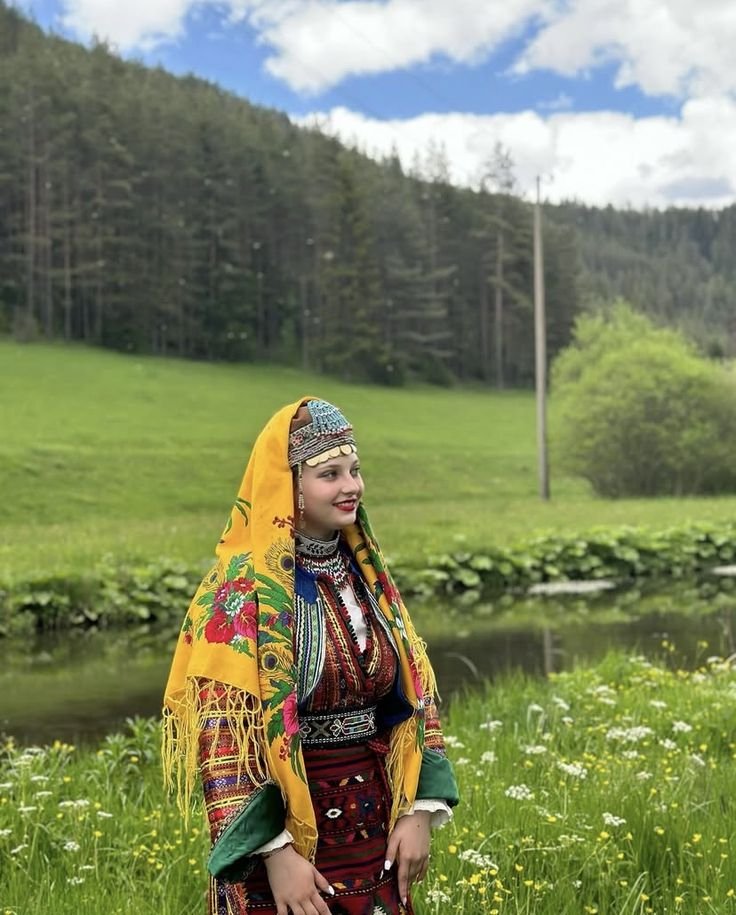 ArchVisionW's tweet photo. Bulgarian folk 🇧🇬 https://t.co/kXXybjTjJf