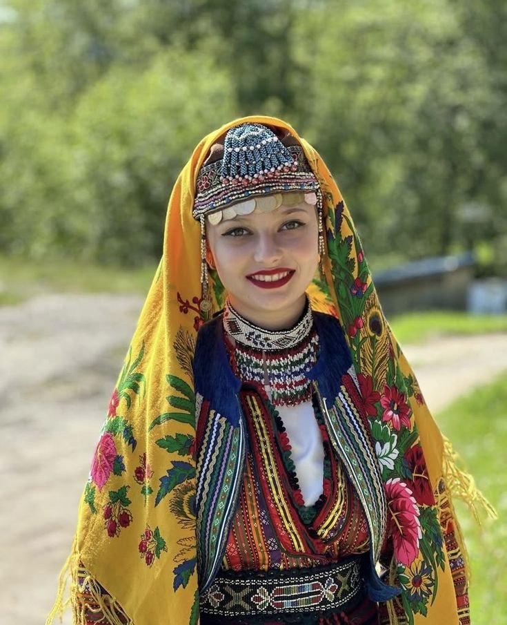 ArchVisionW's tweet photo. Bulgarian folk 🇧🇬 https://t.co/kXXybjTjJf
