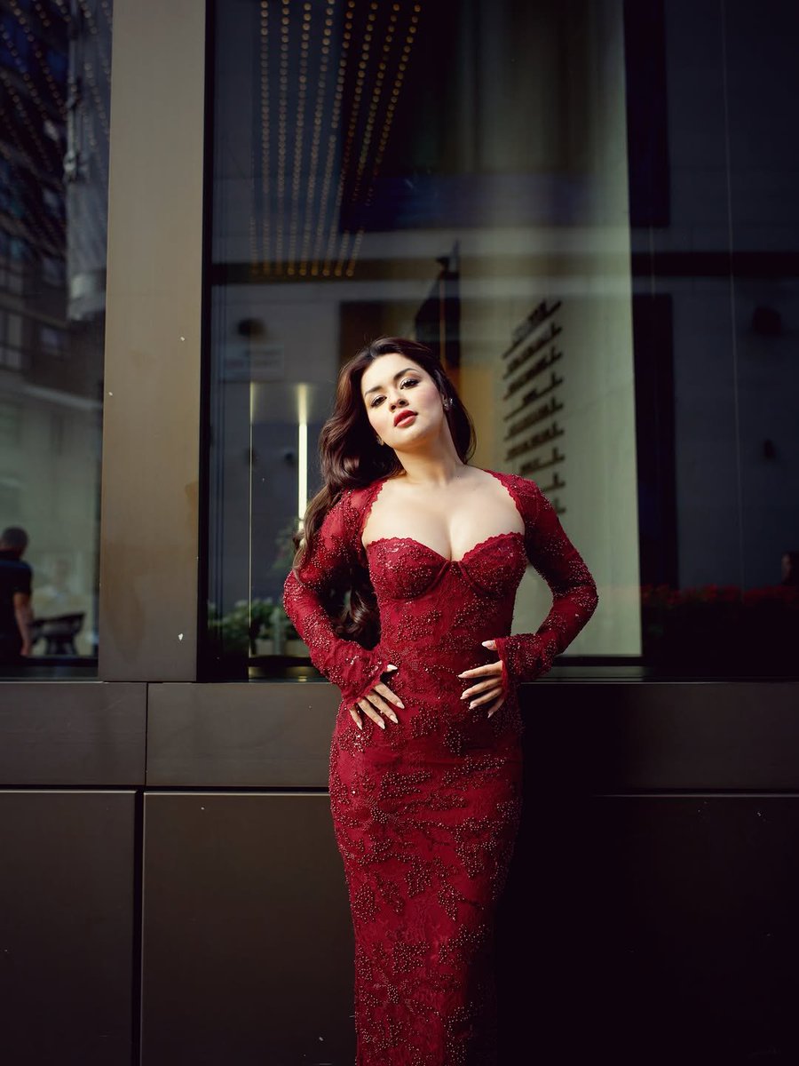 AvniSimp4Ever's tweet photo. She didn’t just wear this look, she completely owned it. Every little detail comes together so beautifully that you genuinely have to stop and stare. #AvneetKaur https://t.co/m8kyFl7Hrb