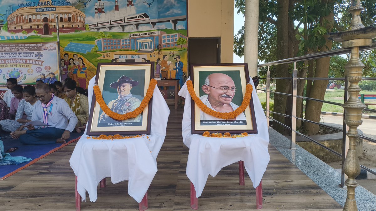 3Cuttack's tweet photo. 🕊️ सर्वधर्म सभा | Sarva Dharma Sabha 🕊️

आज विद्यालय में सर्वधर्म सभा का आयोजन किया गया जिसमें सभी धर्मों के प्रति सम्मान, समानता और भाईचारे का संदेश दिया गया।धर्म अलग हो सकते हैं, लेकिन मानवता एक है। सभी धर्म हमें प्रेम शांति, सद्भाव, करुणा और एक-दूसरे का सम्मान करना सिखाते हैं https://t.co/BdSxyuFy9v