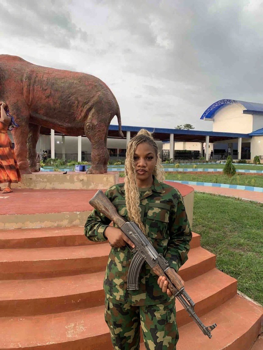 Divin1111's tweet photo. Since i joined the the Army,my lieutenant genaral has never sent me on patrol. He only invites me to his office💔. https://t.co/ki7RYBgIgx