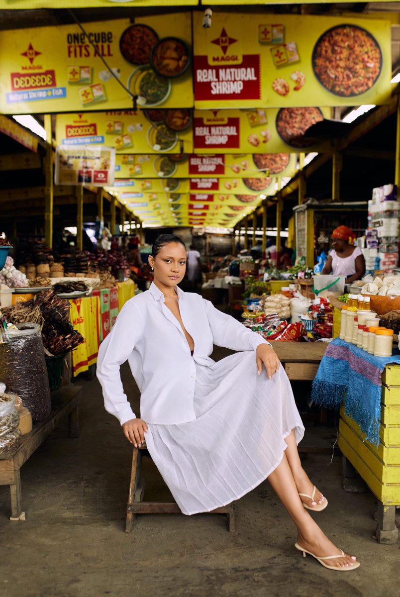 Viaopeimu's tweet photo. Makola market with Elisa photographed by me 📸 https://t.co/3lOPqUQ1on