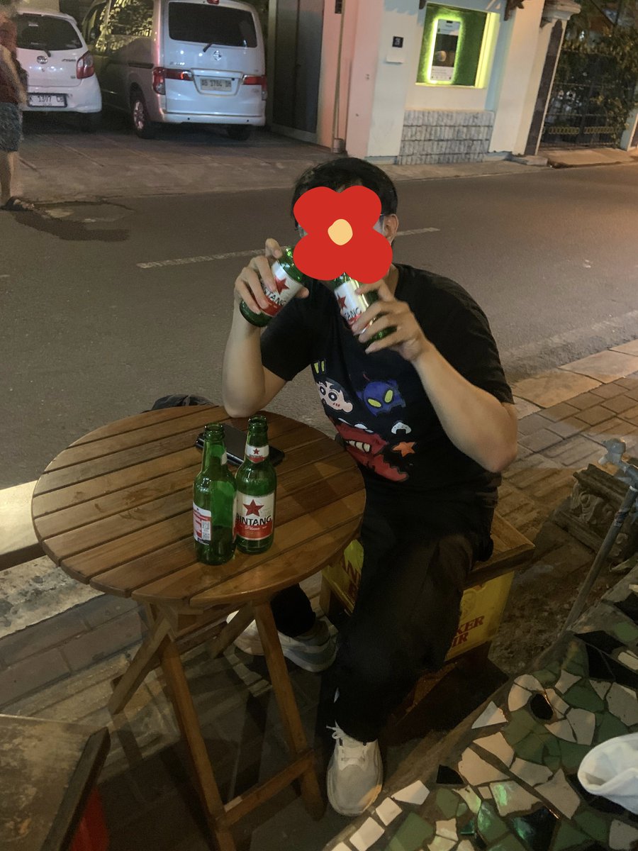 casat69's tweet photo. Sambil nyari bule 🤺 https://t.co/4p3DuuFXd4