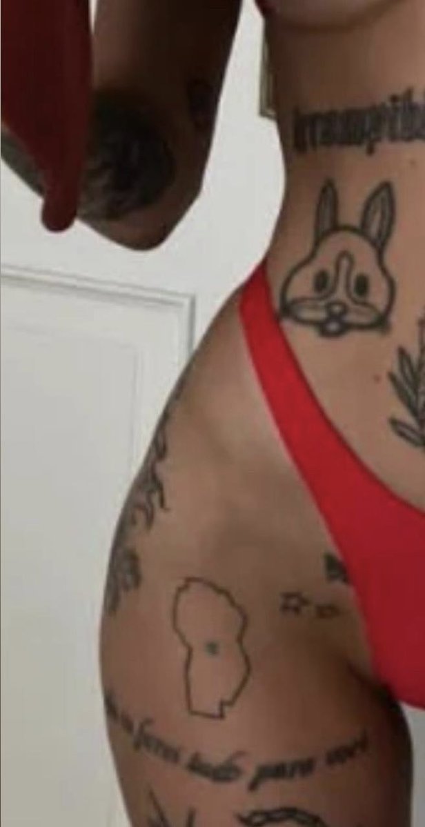 fedeflowersok's tweet photo. La Joaqui antes de tatuarse la lunita que tiene en la cara Tiago Pzk se hizo el mapa de Córdoba por LuckRa cuando estaba con el. https://t.co/aBN9F0xG5L