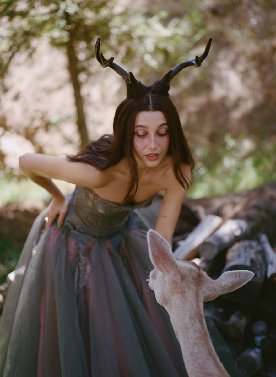 EmmaAccess's tweet photo. Emma said: “This campaign describes the phase of life that I’m in, this year, in particular, has been a huge year of slowing down and figuring out how I can heal my relationship with the internet and make it something that is as healthy as can possibly be.” 💕🐇 https://t.co/4zRW0TU0w6