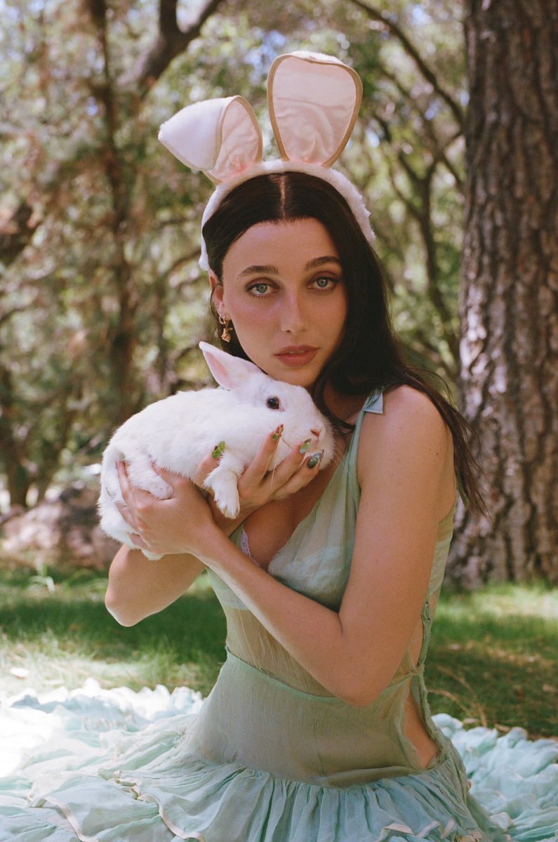 EmmaAccess's tweet photo. Emma said: “This campaign describes the phase of life that I’m in, this year, in particular, has been a huge year of slowing down and figuring out how I can heal my relationship with the internet and make it something that is as healthy as can possibly be.” 💕🐇 https://t.co/4zRW0TU0w6