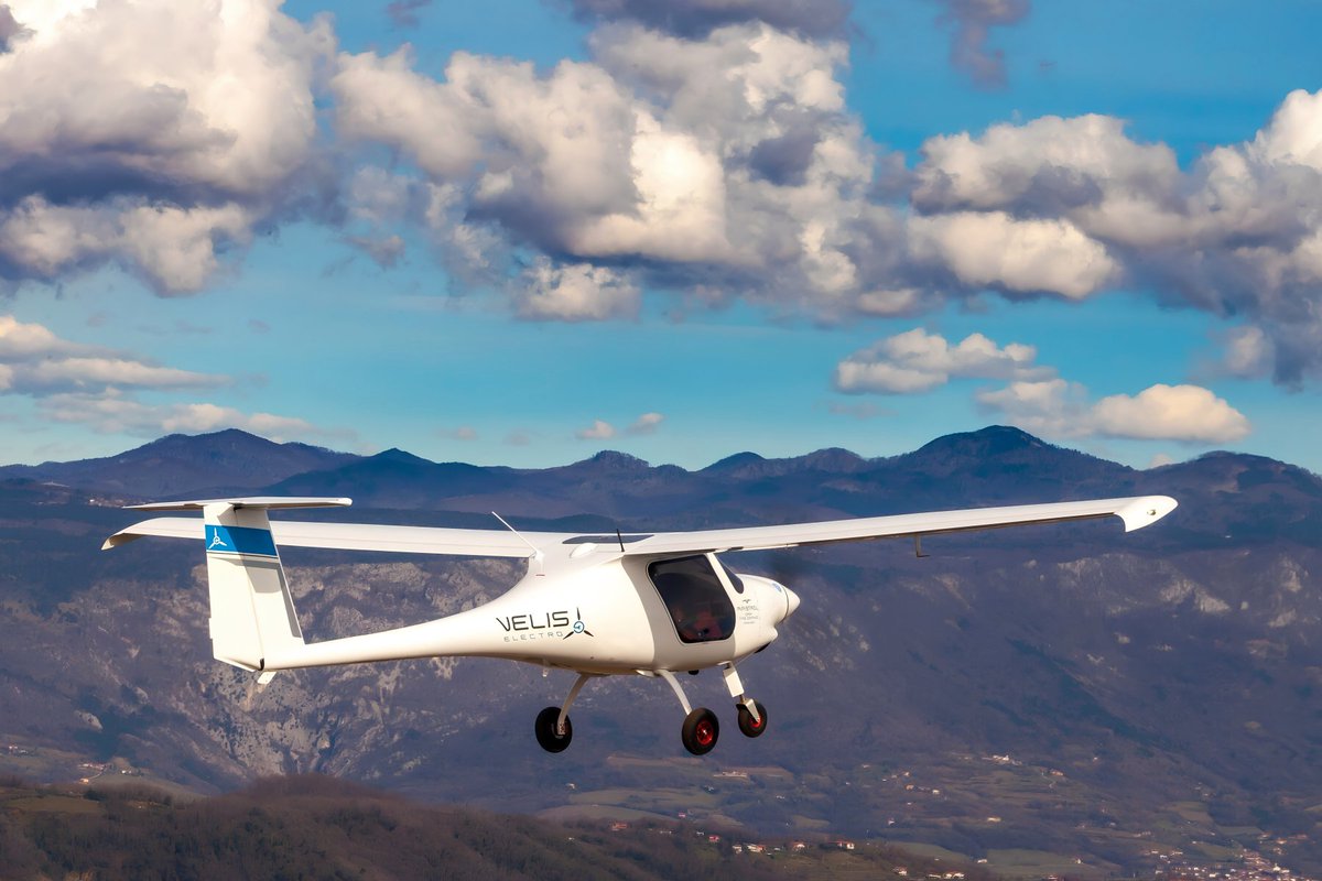 pipistrelEU's tweet photo. Pioneer a cleaner path through the sky. ⛅🏔️

As the first type-certified electric aircraft in the world, the Velis Electro provides zero-emission flight training and an ultra-quiet noise profile for high-frequency traffic patterns.

https://t.co/ohg8E2NuTX

#Pipistrel https://t.co/z4OmD9hNL4
