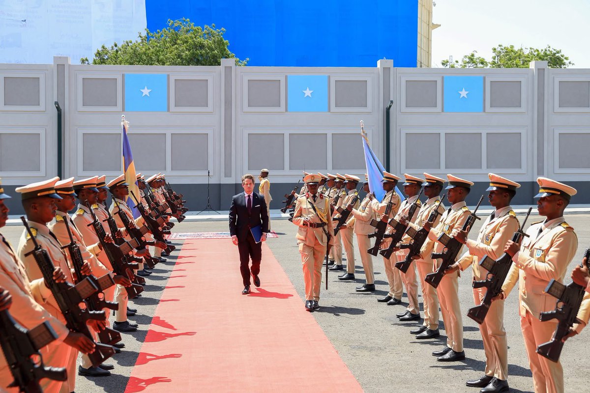bilya445's tweet photo. @zshirwac1 It’s nothing special it’s diplomatic protocol that Somalia government give all the ambassadors jab https://t.co/LYYtH02RTE