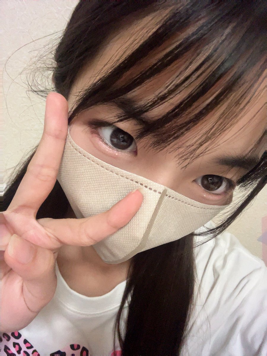 me310501's tweet photo. 今日めーっちゃ晴天だった！！
暑かったよ〜！！
自撮りないからマスクみい載せさせていただく！
色々流行ってるから気をつけてねーーー！

#藤竹美衣
#みい
#JC1
#拡散希望︎
#美少女図鑑 https://t.co/BcdfaVfg9Q