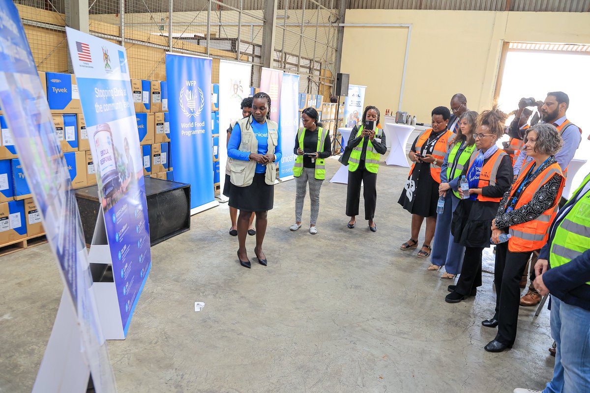 UNICEFUganda's tweet photo. Today, @GovUganda’s national emergency stocks were strengthened with over USD 3.5 million in @USEmbassyUganda -funded PPE, procured &amp; delivered by @UNICEFUganda+@WFP_Uganda, ensuring essential supplies are available when they are needed most.

#EbolaResponseUg26 https://t.co/ChjXpaemr0