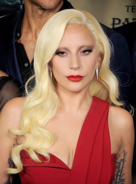 artpopgun's tweet photo. Bem claro que quem vota 22 não é lirou de verdade, pode até dizer que é, mas não aceitamos aqui (nem a gaga aceitaria) https://t.co/QKlvwgpD5R