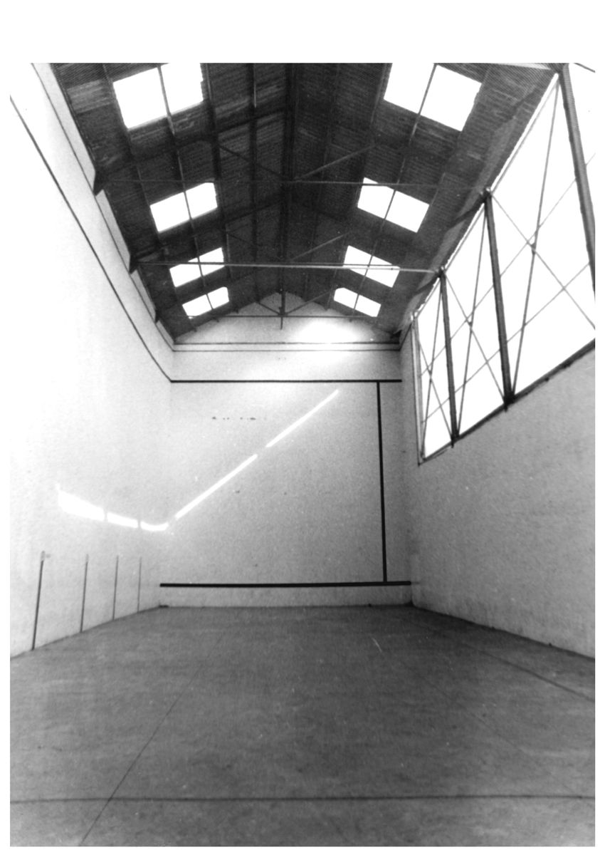 valladysuscosas's tweet photo. Imagen del interior de la Calle Expósitos de #Valladolid en los años 80 

Y sí amig@s, aunque esté cerrado, ahí sigue 

📷 Archivo municipal de Valladolid https://t.co/B6d5lKkfrJ