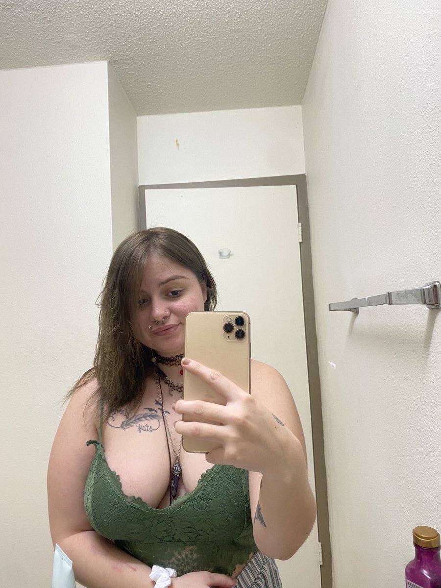 Baddieebabe12's tweet photo. Dm me rn for FaceTime till cum 💋💕 #teenage #nsfwtwt #nolimit #teen #buyingcontent https://t.co/TF3rVwiQUG