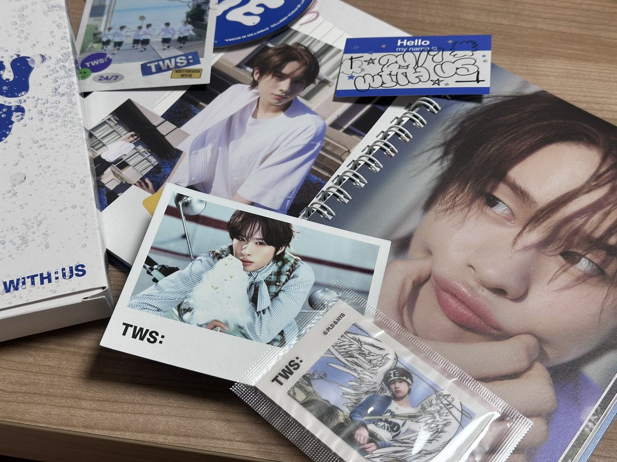 shxnyu_'s tweet photo. 우리의 아기 막내 햄탱이 생일 기념🐹

#rt+#follow 추첨 한 분께 스파클링 버전
개봉앨범+차백도 엽서+경민이 big 
랜덤씰을 드립니다! https://t.co/ZWQZbdJ3tR