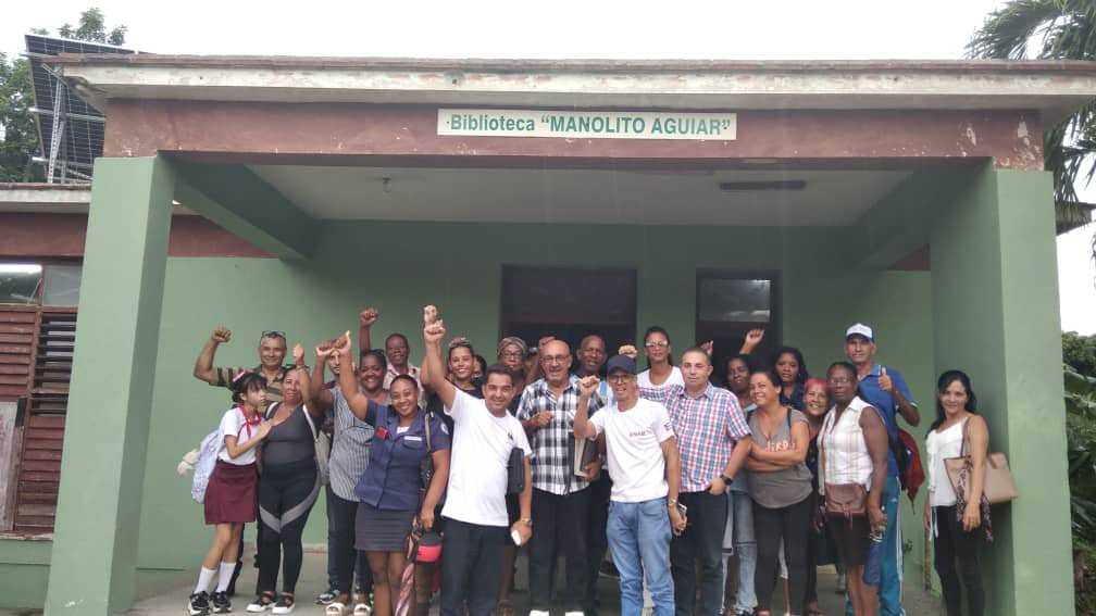 yaniovaFMC1's tweet photo. Desde la ZD #Siboney , en #Playa, se preparan las organizaciones del barrio, con la conducción del @PartidoPCC y el @gobhabana para materializar con efectividad el Mov. Político Productivo #MiBarrioPorLaPatria.
Con el aporte de tod@s #CubaEstáFirme @FMCLaHabana @IzquierdoAlons1 https://t.co/BvLtRSxAJH