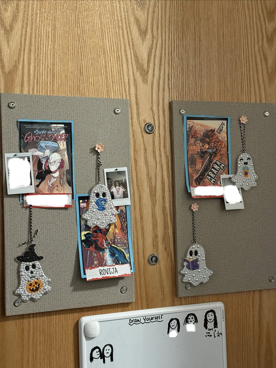 mirovija's tweet photo. when it’s october it means it’s fall which means it’s gross (humid) outside but at least we can but up halloween decor

#utdaily #halloween https://t.co/VVRM1YDA5H