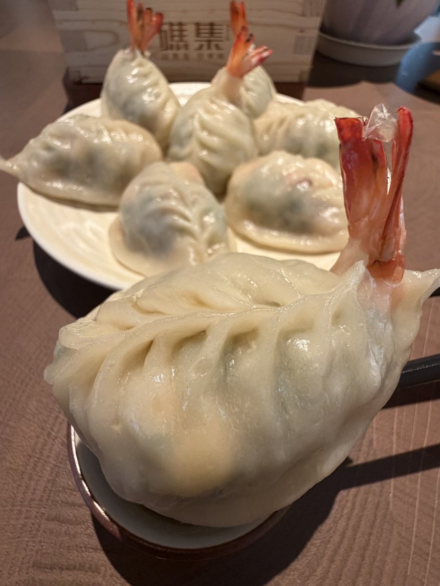 Q_Nancy's tweet photo. This morning, I was just passing by a Chinese restaurant and the smell of steamed buns caught my attention. How many can you eat? https://t.co/uBSvl3lXpt