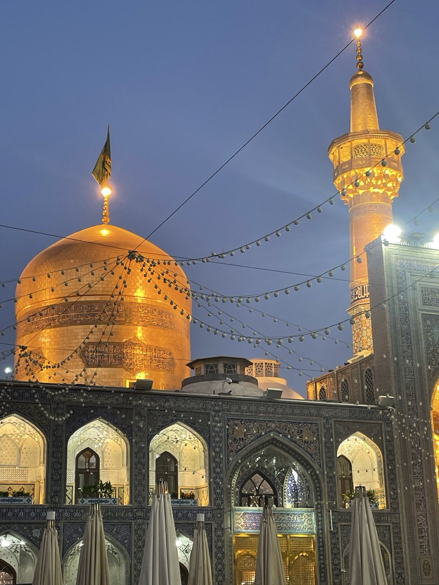 Mahsa_Hesari_'s tweet photo. شب های جمعه حرم امام رضا هم حس غریبی داره💔
به نیت همه تون
صلی الله علیک یاعلی بن موسی الرضا https://t.co/8usva4Qgsx
