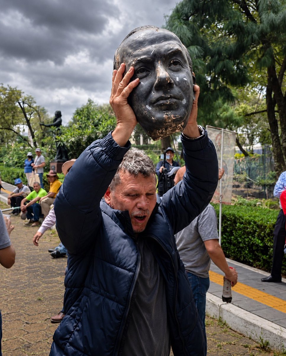 MariettoPonce's tweet photo. El gobierno de Sheinbaum al igual que el de López Obrador, no solo promueven la vuolencia y protegen a los agresores, también la generan con sus grupos criminales y de choque. https://t.co/DBMoJfLzFf
