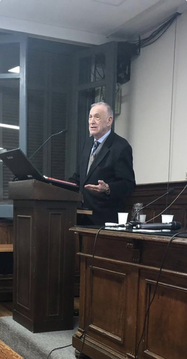 juan_opertti's tweet photo. El Dr. Didier #Opertti, profesor emérito, excanciller de #Uruguay y expresidente de la Asamblea General de las Naciones Unidas, disertó en el Instituto Uruguayo de Derecho Internacional Privado de la Universidad de la República sobre los cinco años de vigencia de la Ley de Derecho Internacional Privado.
En un mundo de creciente complejidad geopolítica, el derecho internacional aporta seguridad a las inversiones y reglas claras a las relaciones entre empresas y naciones. Detrás de esa certeza jurídica hay proyectos, empleos y oportunidades de desarrollo.
Para #Uruguay, un país abierto al mundo, defender el derecho internacional es también defender su futuro y el de las futuras generaciones. @Udelaruy @Parlamento_UY @compresidencia @emioper21 @OperttiRenato