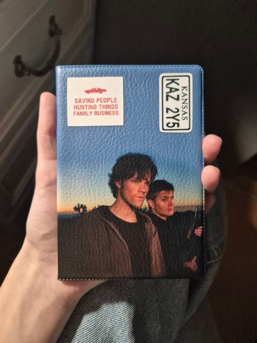 itckhmart's tweet photo. passport cover https://t.co/FjwattlXZP