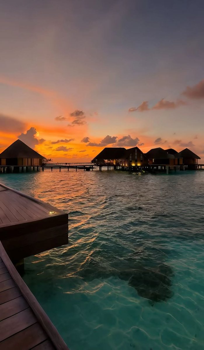 water_diaries's tweet photo. Sunset in Maldives 🇲🇻 https://t.co/TqmqC5oLNY
