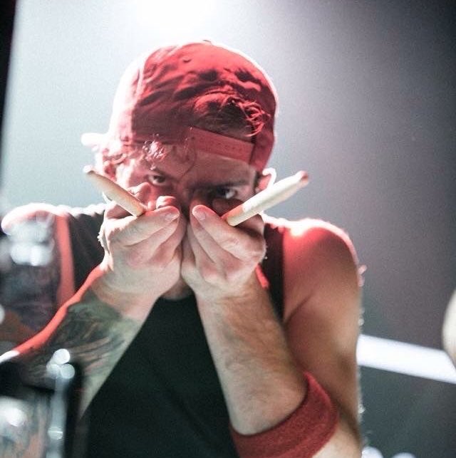 strawberrrydun's tweet photo. HAPPY INTERNATIONAL SPOOKY MONTH 👽 https://t.co/Nq5Qm4JOQD