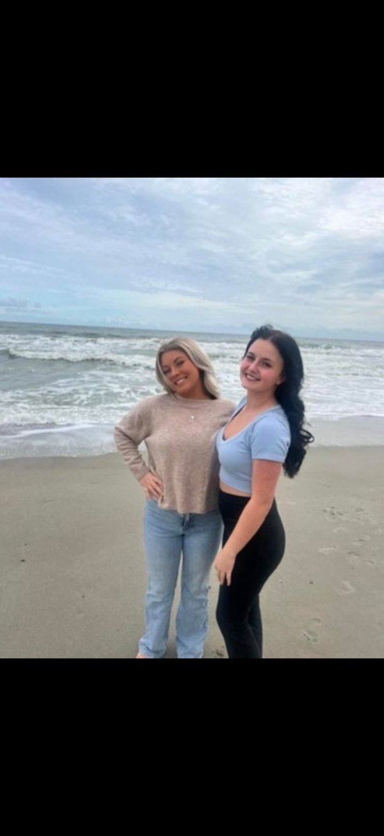 samepostchicks's tweet photo. The girl in black leggings 
Sisters need a 3way on the beach 
#girlinleggings #blackleggings #beach #sisterlove #3way https://t.co/axZycresU5