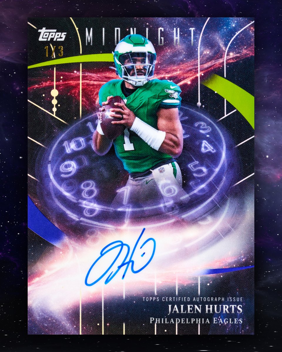 Topps's tweet photo. FIRST LOOK: 2026 Topps Midnight Football is coming soon 👀 https://t.co/FfTGiGJ98B