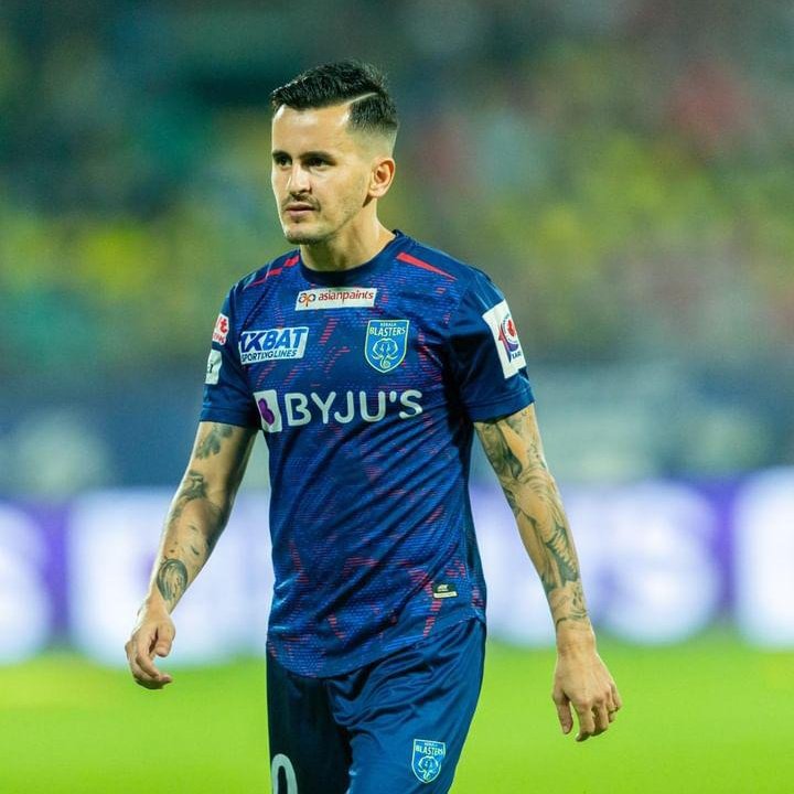 MarcusMergulhao's tweet photo. Adrian Luna is taking a flight to India tomorrow. He will be the first foreign player to join the pre-season training camp of Kerala Blasters FC.
#IndianFootball #ISL #KBFC https://t.co/JLLSVYdVYF