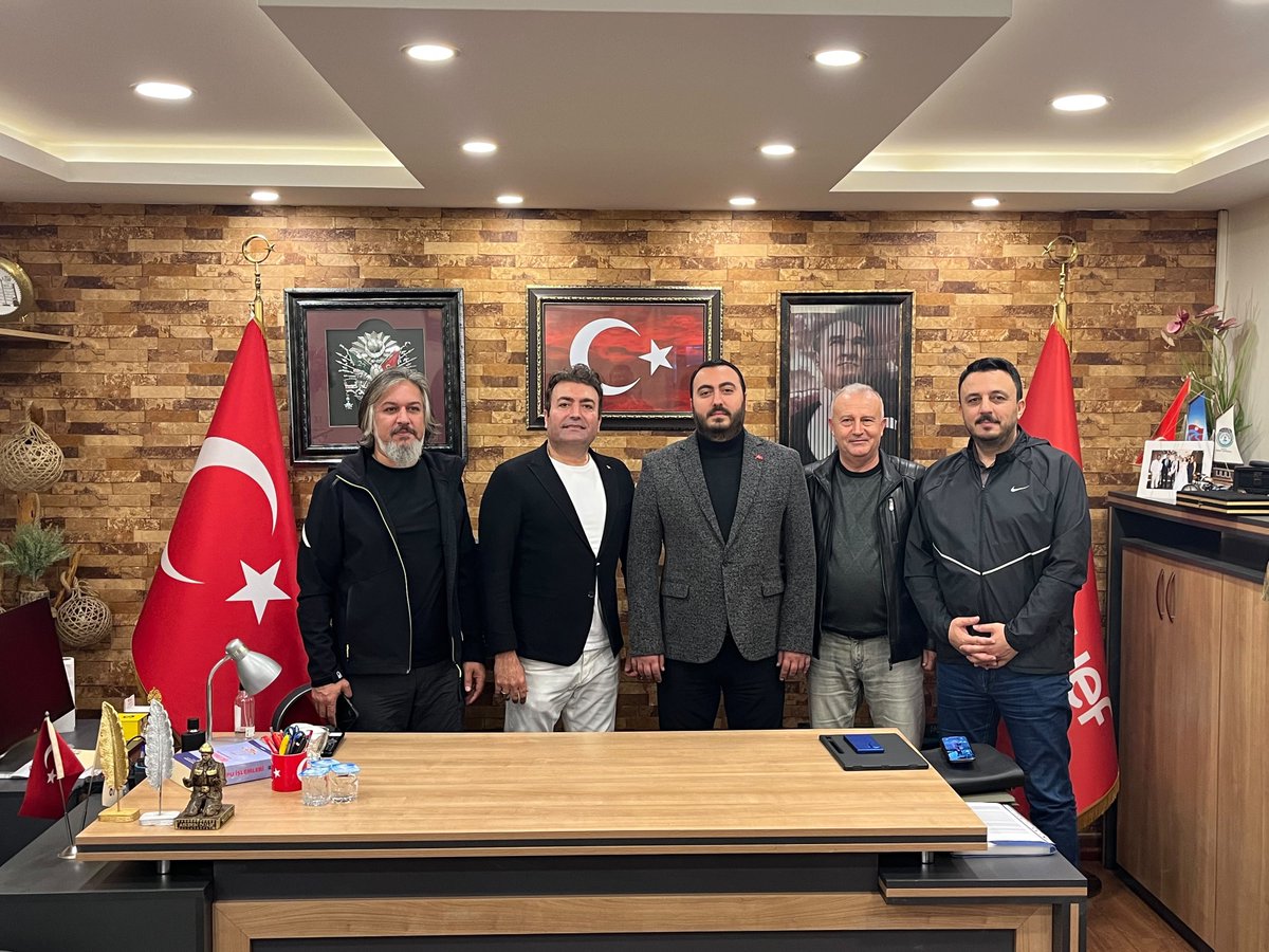 MHP_KartalIlce's tweet photo. Milliyetçi Hareket Partisi Kartal İlçe Başkanımız Sn.Ersin UZUNKAYA ve MHP Kartal Belediyesi Meclis Üyemiz Sn.Nuri KÖKSAL yerel saha çalışmaları kapsamında AKE Grup Gayrimenkul Danışmanlık şirketini ziyaret ettik.Yönetim Kurulu Başkanı Sayın Ahmet Özdemir’e teşekkür ederiz. https://t.co/zzhughDKWA