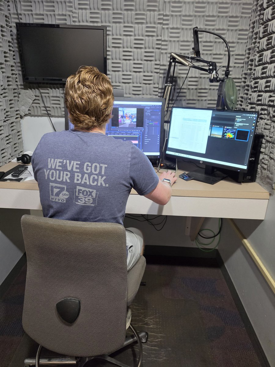 ChattinWX's tweet photo. Putting together our first show! 👀

#weather #podcast #science #digital #letsgetit https://t.co/bsmUUV3lLJ