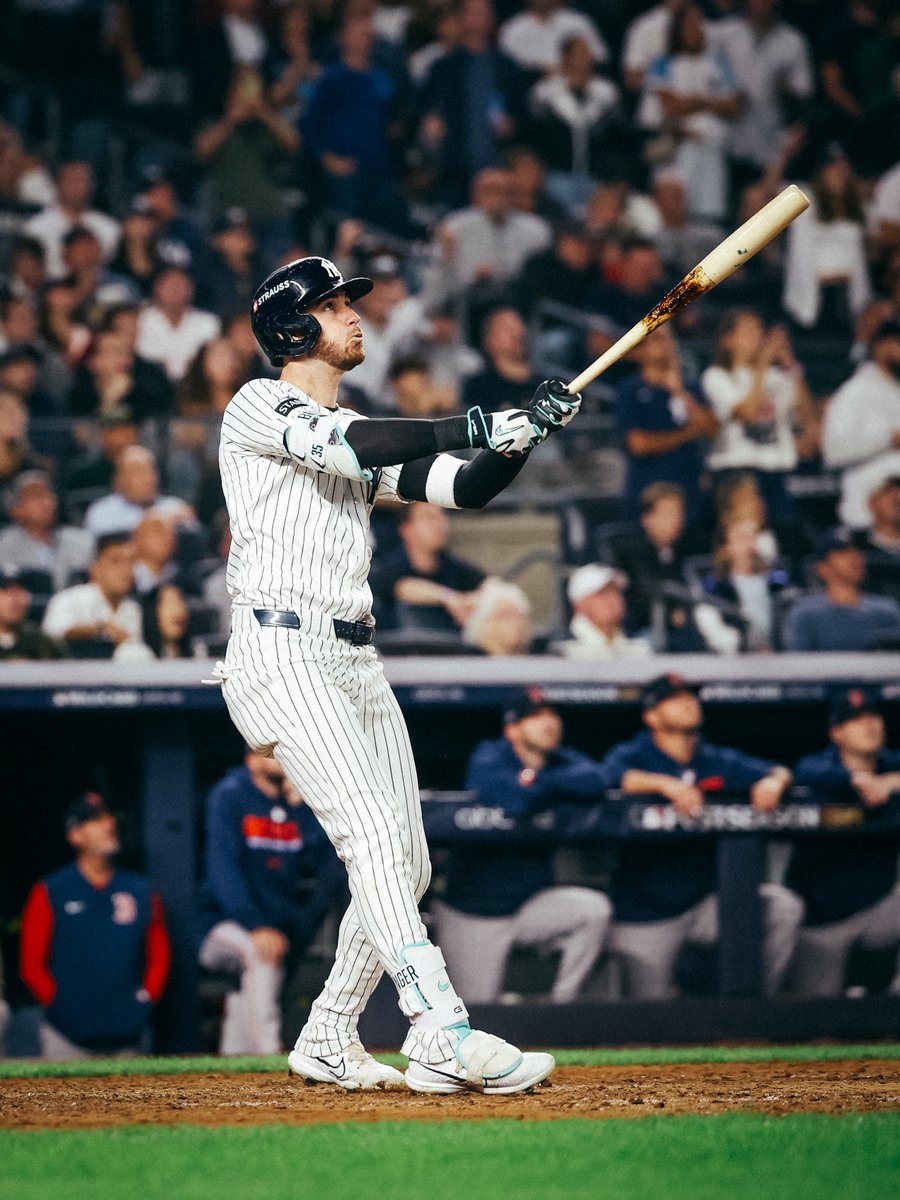 Yankees's tweet photo. Bellimania. 

#RepBX https://t.co/rnfplfLDUi