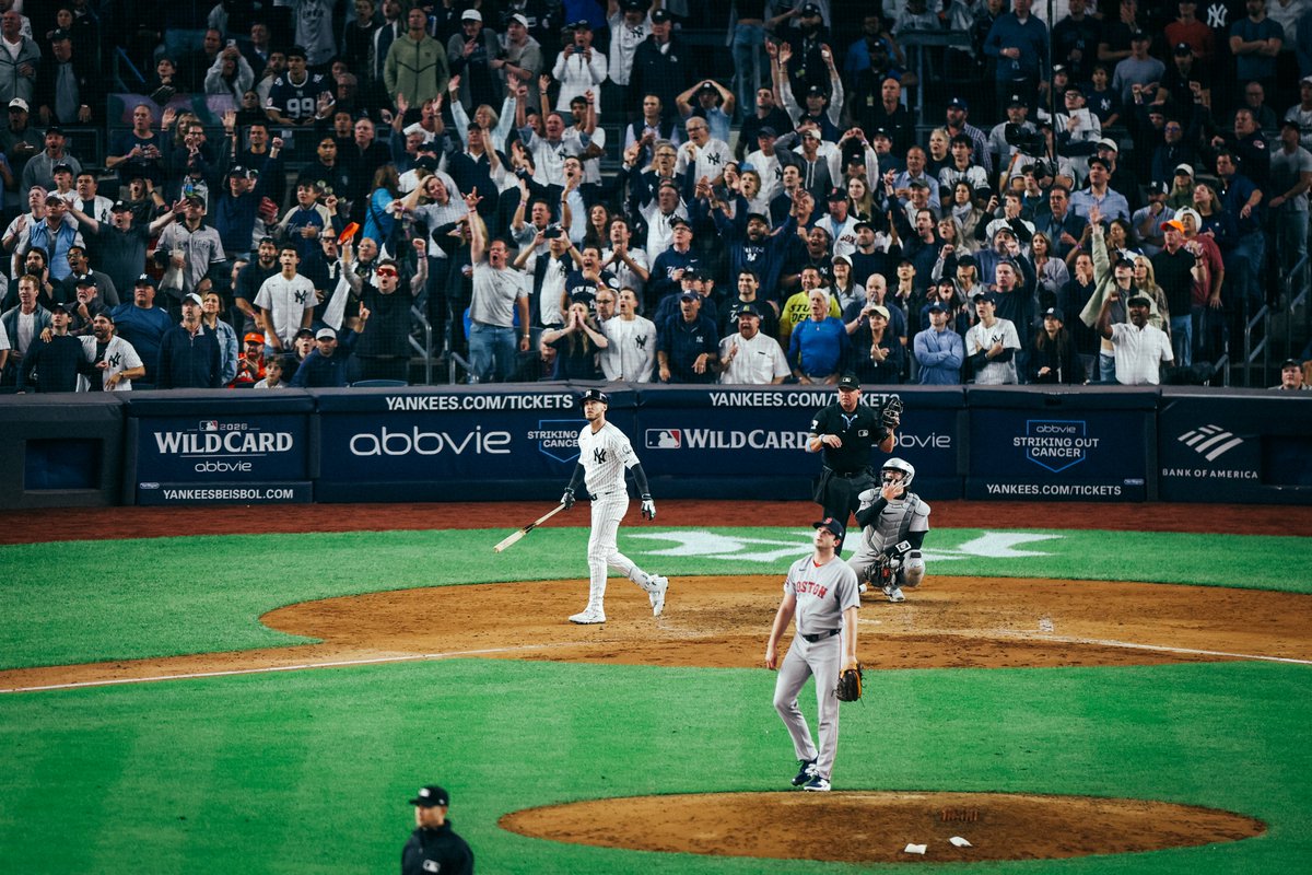 Yankees's tweet photo. Bellimania. 

#RepBX https://t.co/rnfplfLDUi