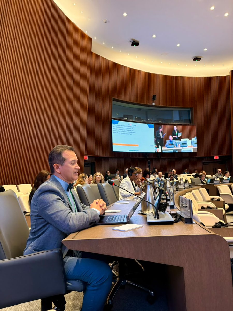 wfsaorg's tweet photo. 📍 Washington, DC

Dr Fredy Ariza Cadena, President of the Colombian Society, delivers the WFSA statement at the PAHO meeting, representing the global anaesthesia community. https://t.co/bmbPIpyuVN