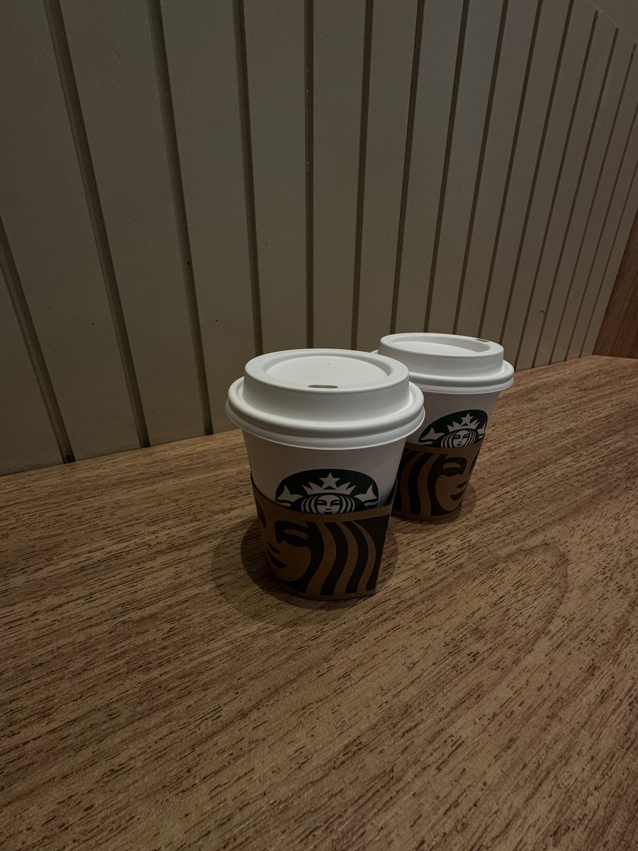 LorranPenna's tweet photo. Taking a break from work for a good cup of coffee. ☕ https://t.co/AOUmv00oSm