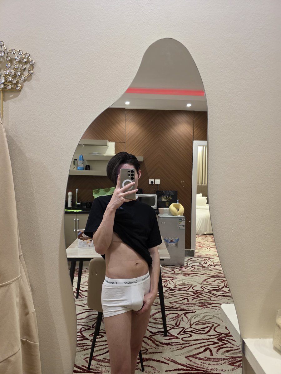 oleund's tweet photo. #ladyboy_riyadh 
#ladyboy_in_riyadh 
#ladyboy_both_in_Riyadh https://t.co/9NAX0TlBWG