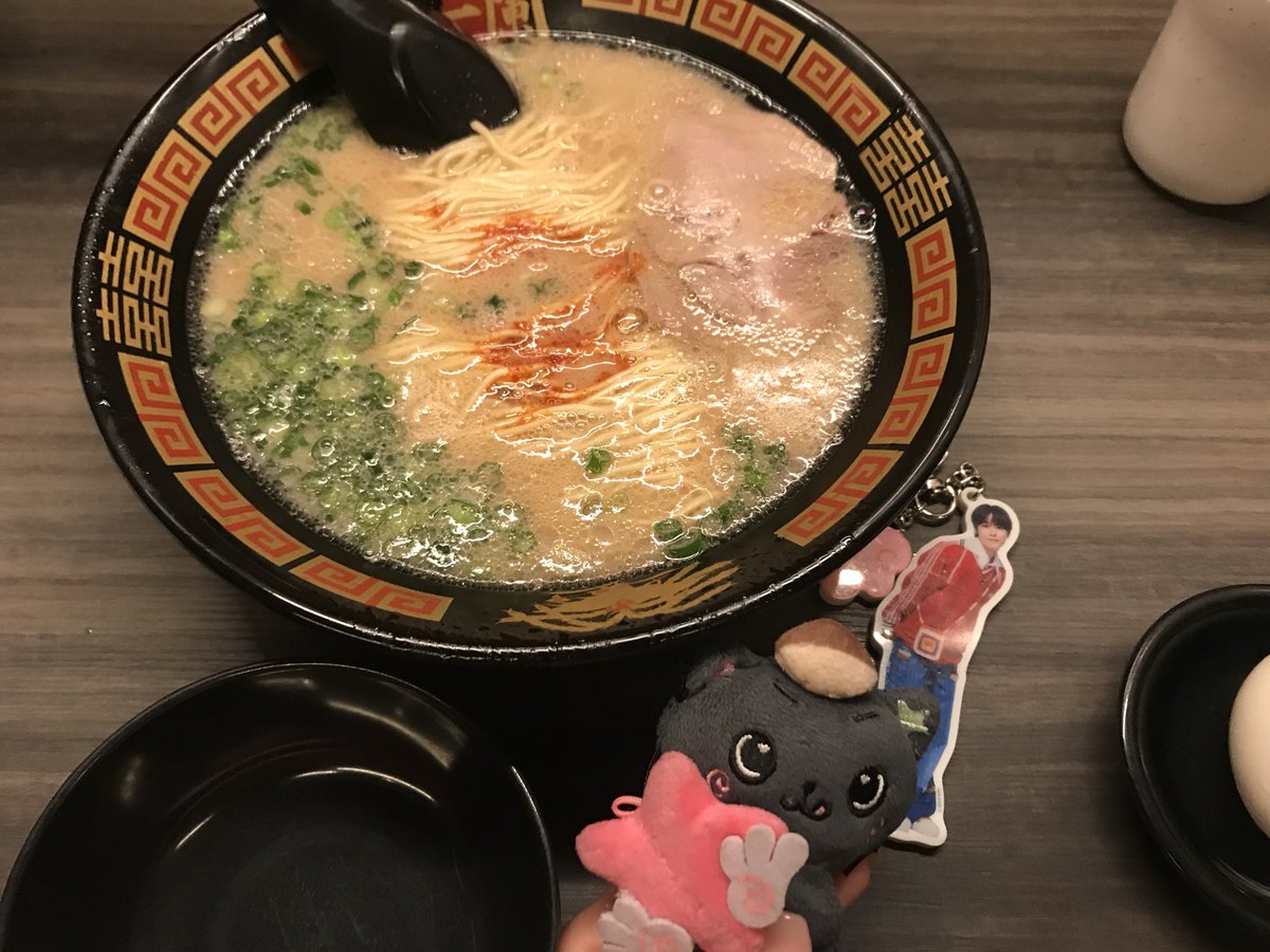 xorxou's tweet photo. 숀자님픽 이치란 뿌셧음 🫰🏾🍜💕
쿨랑하지만.. 입맛까지는 사랑하지못햇다네요 https://t.co/eX1zBDmuke
