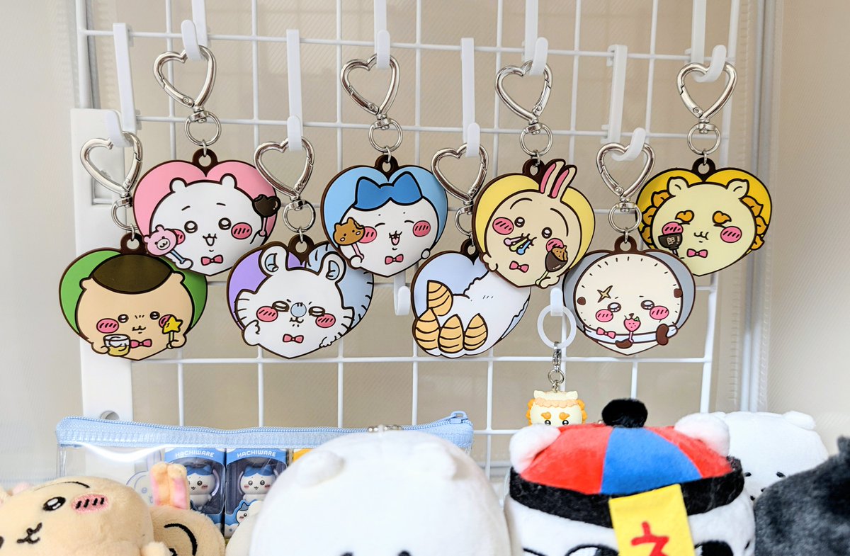 aru_u_ss's tweet photo. ジェイミーくんがガチャ品保管の棚作ってくれた🎶

マイメロちゃんのこのシリーズ可愛い₍ᐢᴗ˔ᴗᐢ₎
もっと引いて帰ってきたらよかった₍ᐢᴗ˔ᴗᐢ₎ https://t.co/sEUbDVgwve