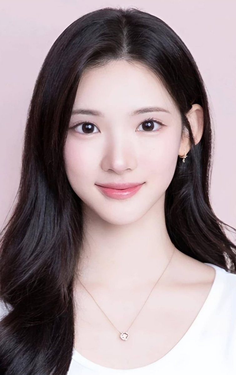 drunkvalerie's tweet photo. Yuljebi dan visual predebut yang mahadahsyat itu😭💙 https://t.co/xyiVlxnngP
