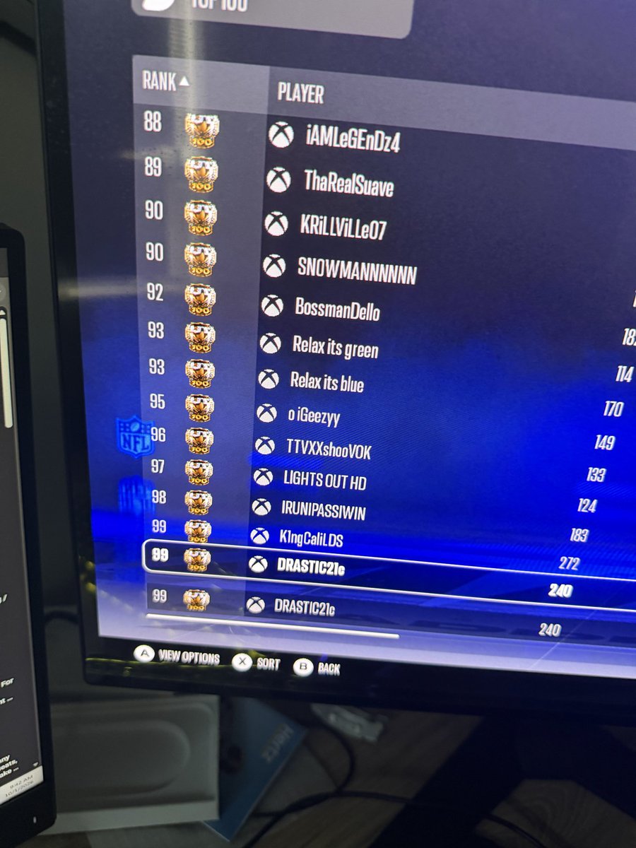 saylesstv_'s tweet photo. @SwiftYouTube_ @MaddenNFLDirect Thanks, https://t.co/YX4Df43z2a