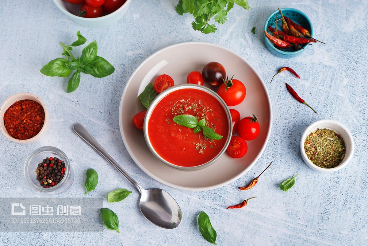 LetishaLon1m5's tweet photo. Hoy preparo un gazpacho frío casero con tomates maduros, pepino y pimiento rojo, listo en 10 minutos para disfrutar en el almuerzo caluroso. https://t.co/Pm0SwRj407